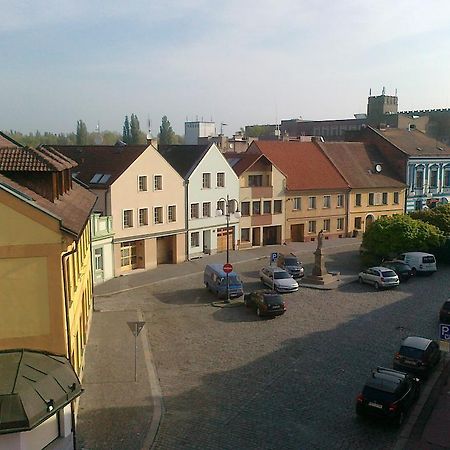 Hotel Mrazek Pardubice Bagian luar foto