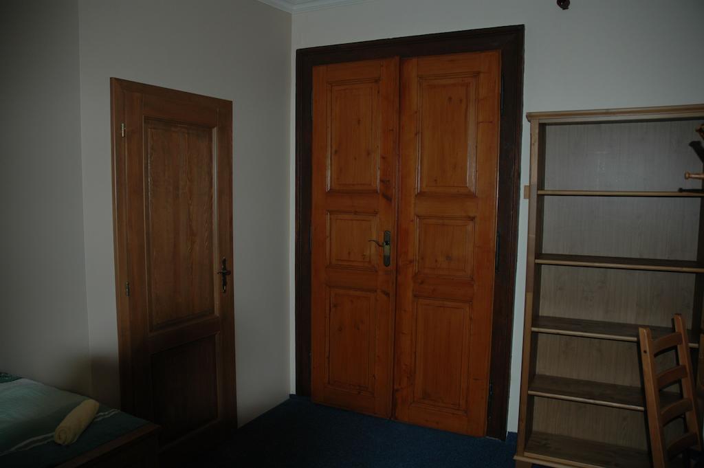 Hotel Mrazek Pardubice Ruang foto