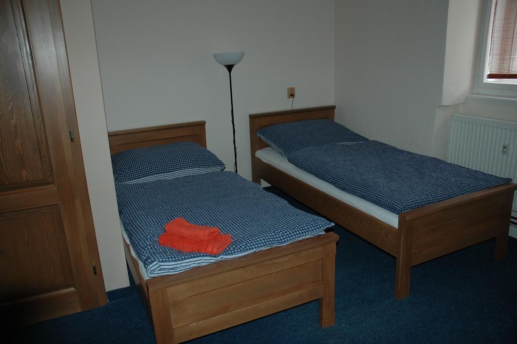 Hotel Mrazek Pardubice Ruang foto