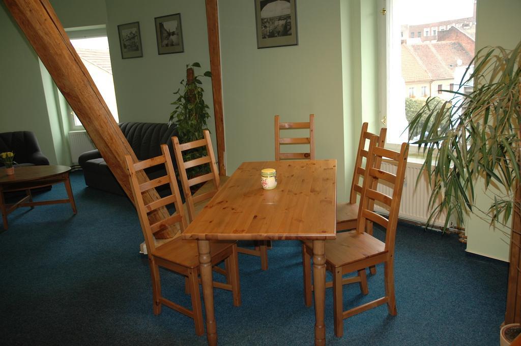 Hotel Mrazek Pardubice Bagian luar foto