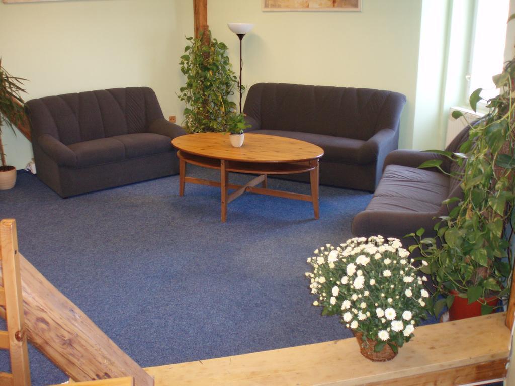 Hotel Mrazek Pardubice Ruang foto