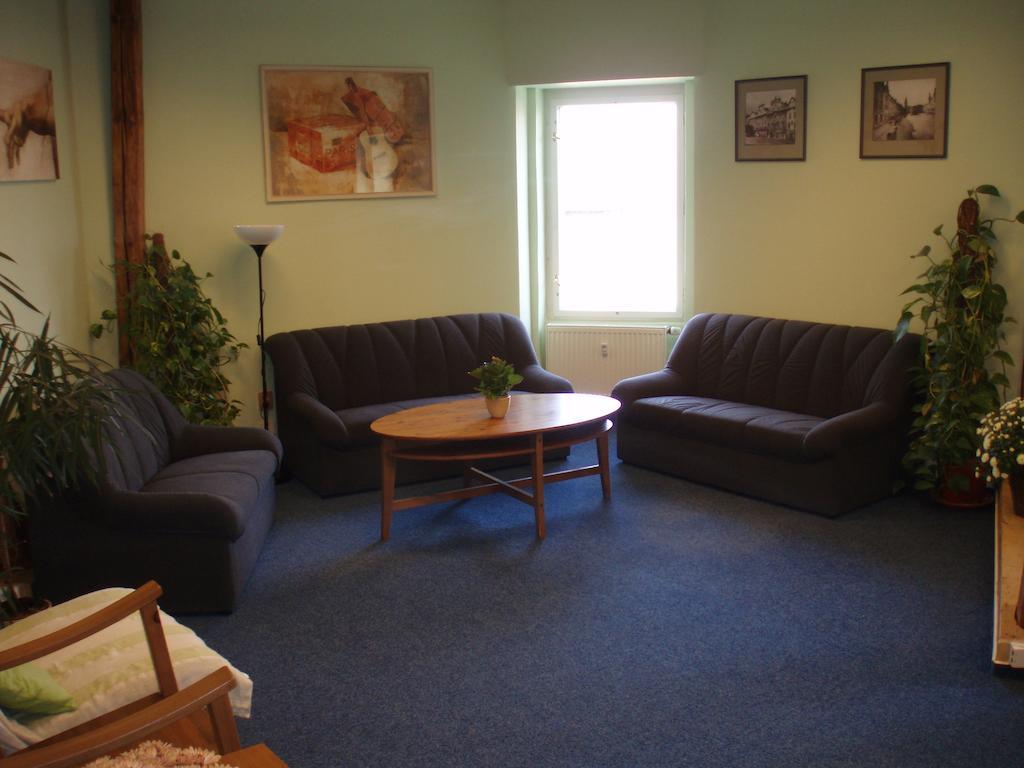 Hotel Mrazek Pardubice Ruang foto